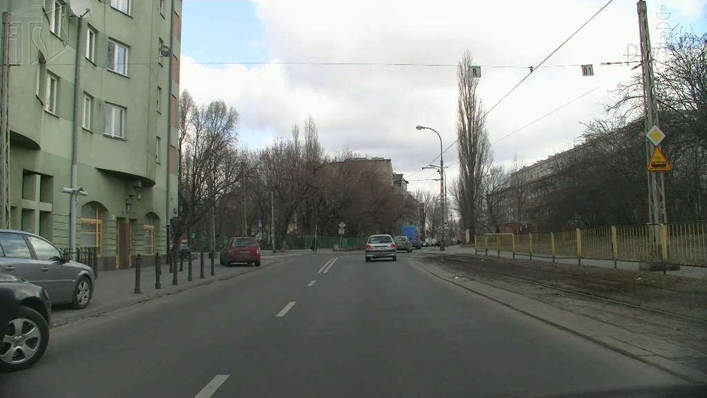 Czy zbliżając się do przejazdu tramwajowego, masz obowiązek upewnić się, czy nie nadjeżdża pojazd szynowy?